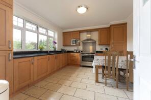 Flat 4, 14 16 Bracken House, Egmont Road, Sutton SM2 5JN