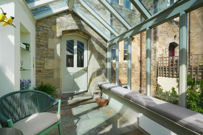 4 bed Town House for sale Image 12