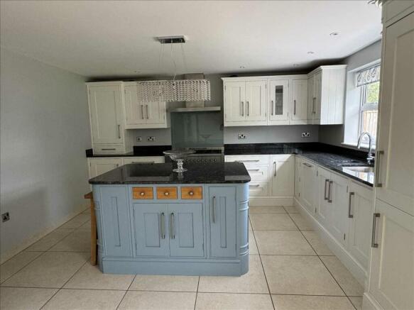 LIVING KITCHEN
