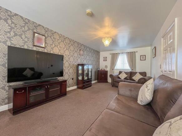 LIVING ROOM/DINER