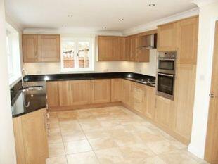 Kitchen/breakfast Room: