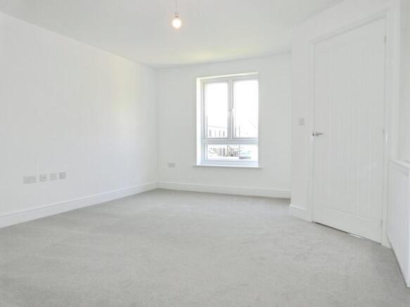 3 bed Semi-Detached to rent Image 3