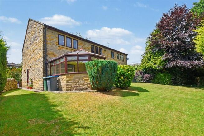 5 bed Detached for sale Image 7