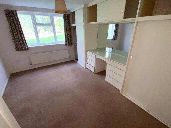 Bedroom 1.jpg