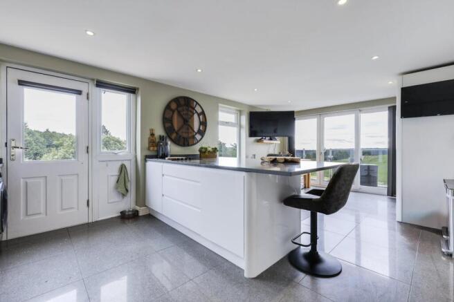 3 bed Bungalow for sale Image 5