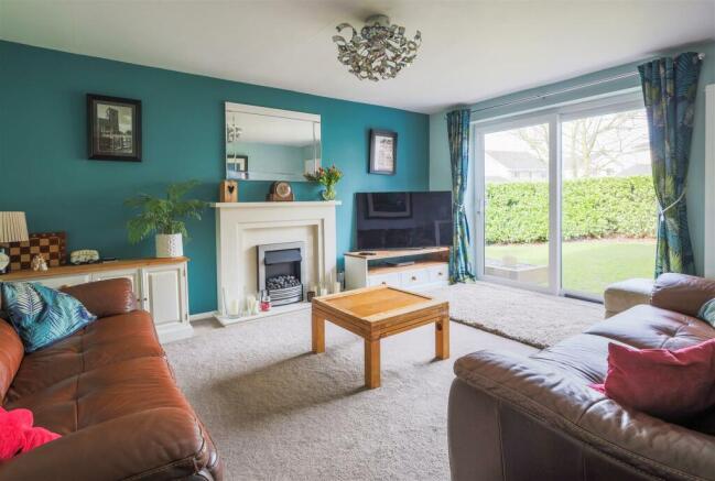 Living Room 1.jpg