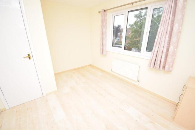 2 bed Semi-Detached to rent Image 12