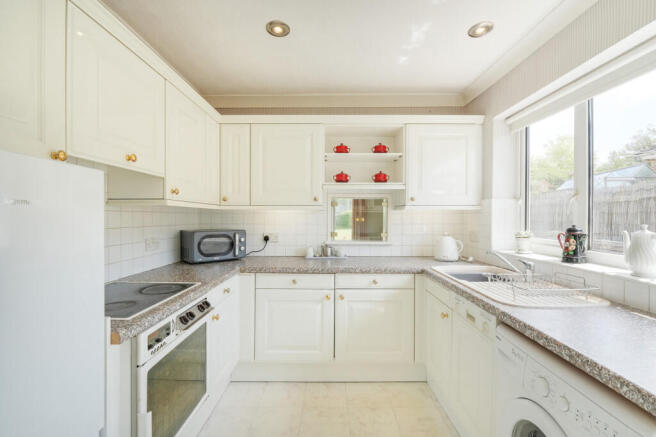 2 bed Detached Bungalow for sale Image 6