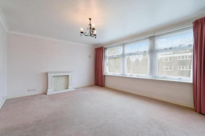 BRIAVALS COURT, 3- (1).jpg