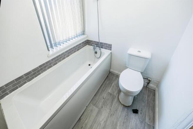 2 bed House to rent Image 6