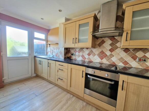 Speechly Drive, Rugeley, WS15 2PT photo 4