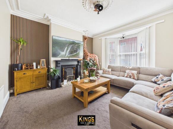 5 bed Town House for sale Image 5