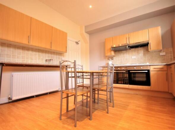 7 bed Terraced to rent Image 7