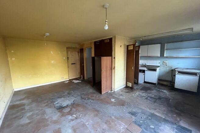 Flat 15, Vine Court, Burwood Road, Hersham, KT12 4AQ