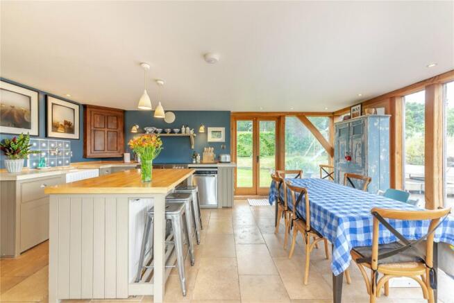 Kitchen/Dining Area