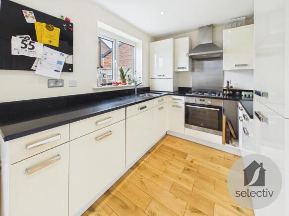 3 bed Semi-Detached for sale Image 6