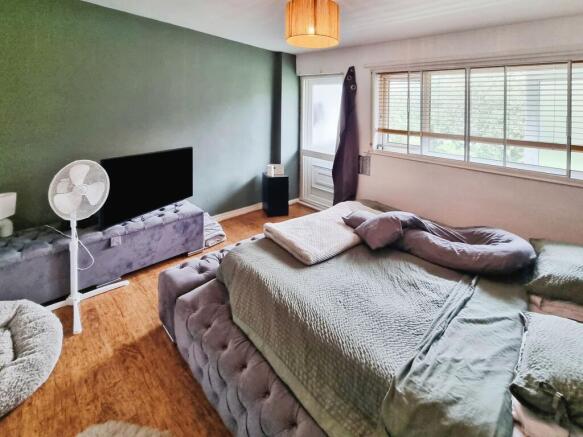 2 bed Flat for sale Image 10