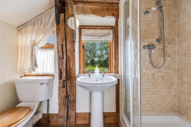 Bedroom 2 En-Suite.jpg