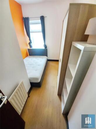 1 bed House Share to rent Image 5