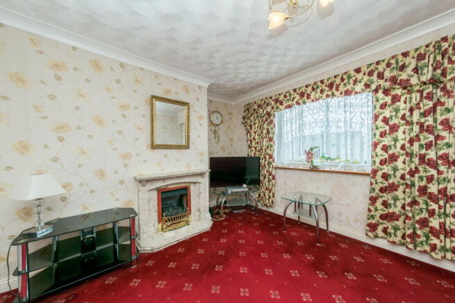 2 bed Semi-Detached Bungalow for sale Image 7
