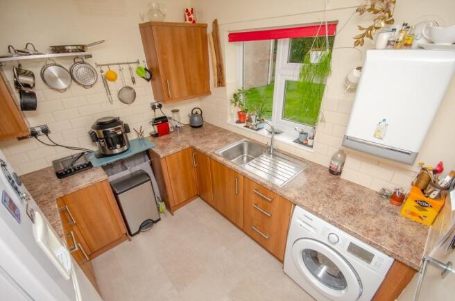 Kitchen pic 2.jpg
