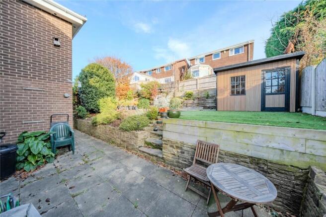 4 bed Detached for sale Image 9