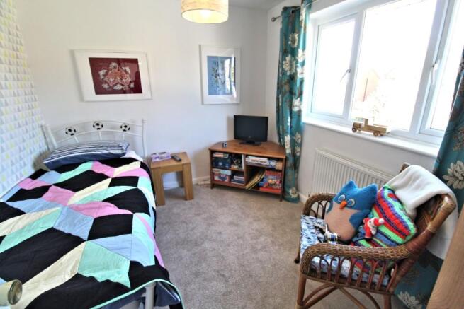 BEDROOM 2