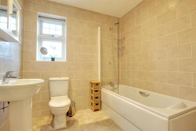BATHROOM/W.C.