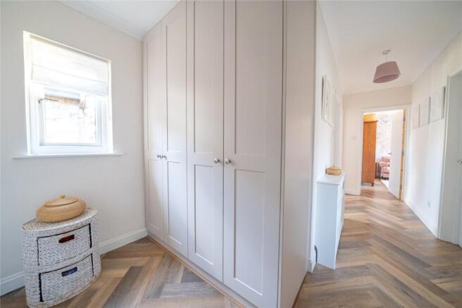 2 bed Apartment for sale Image 4