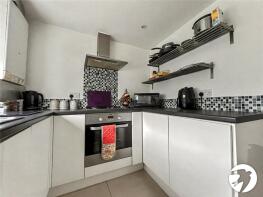 7, Hever House, Cypress Court, Wainscott, Rochester ME2 4QB
