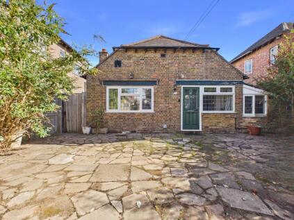 Desford Way, Ashford, Surrey, TW15