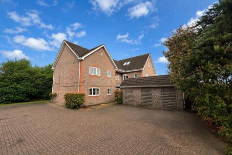 Chapel Lane, Farnborough, Hampshire, GU14
