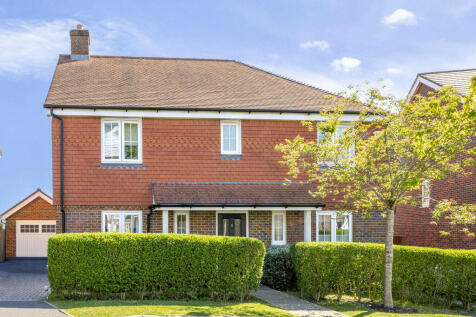 Kingfisher Drive, Crowborough