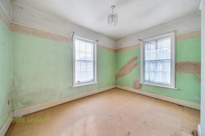 e6012456-7f1f-4ef...