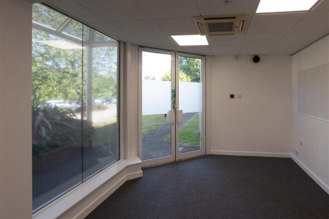 8725  Whittington Hall GROUND 64 Medium.jpg