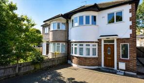 81, Birkbeck Avenue, Greenford UB6 8LX