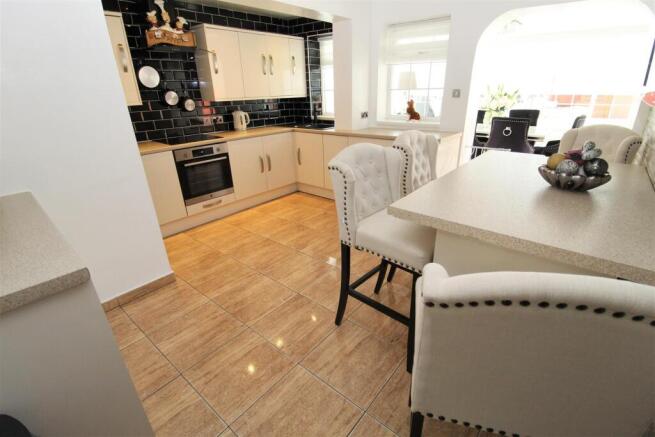 Kitchen1.JPG