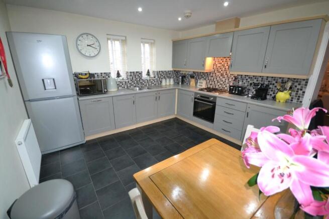 KITCHEN DINING AREA