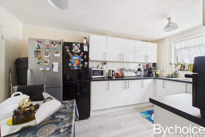 CAM05454G0-PR0033-STILL003