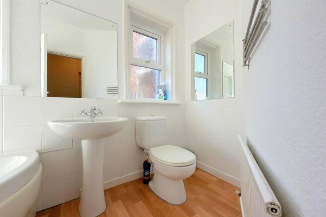 2 bed Flat for sale Image 11