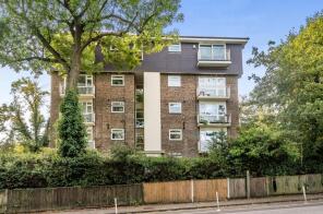 Flat 15, 47 Warwick Court, Park Hill Road, Shortlands, Bromley BR2 0LB