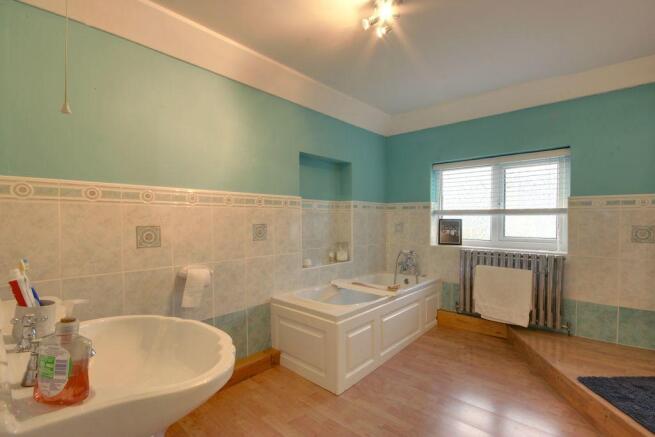 Bathroom (Bathroom)