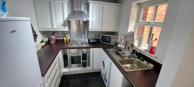 76_Stonemere_Drive_-_Kitchen_1.jpg