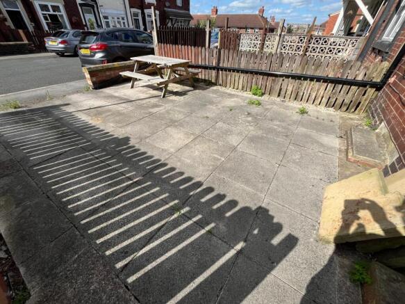 1 bed House Share to rent Image 8