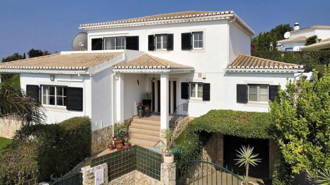 elegant, spacious villa