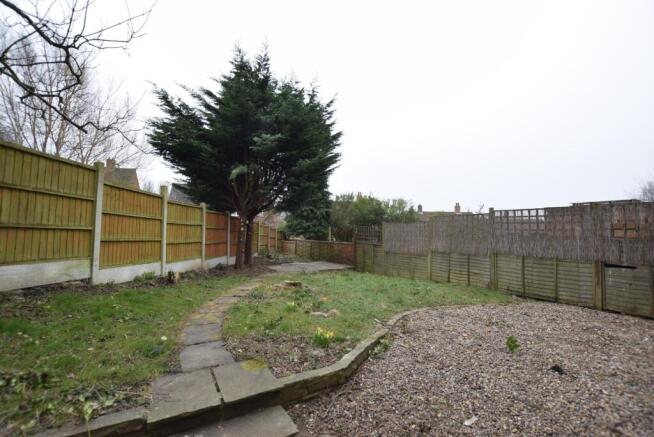 2 bed Semi-Detached to rent Image 8
