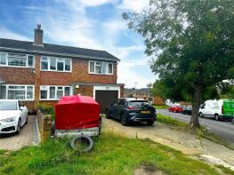 44, Legge Crescent, Aldershot GU11 3NU