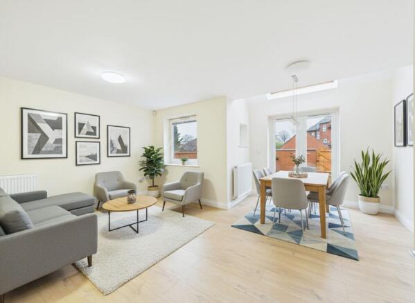 Open Plan Living (Virtually Furnished)