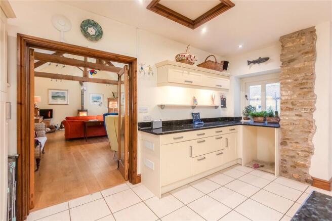 6 bed Barn Conversion for sale Image 11