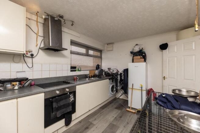 3 bed Semi-Detached for sale Image 6